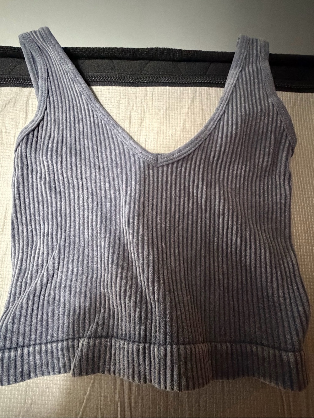 Aura Ribbed V-Neck Tank Top - Gray